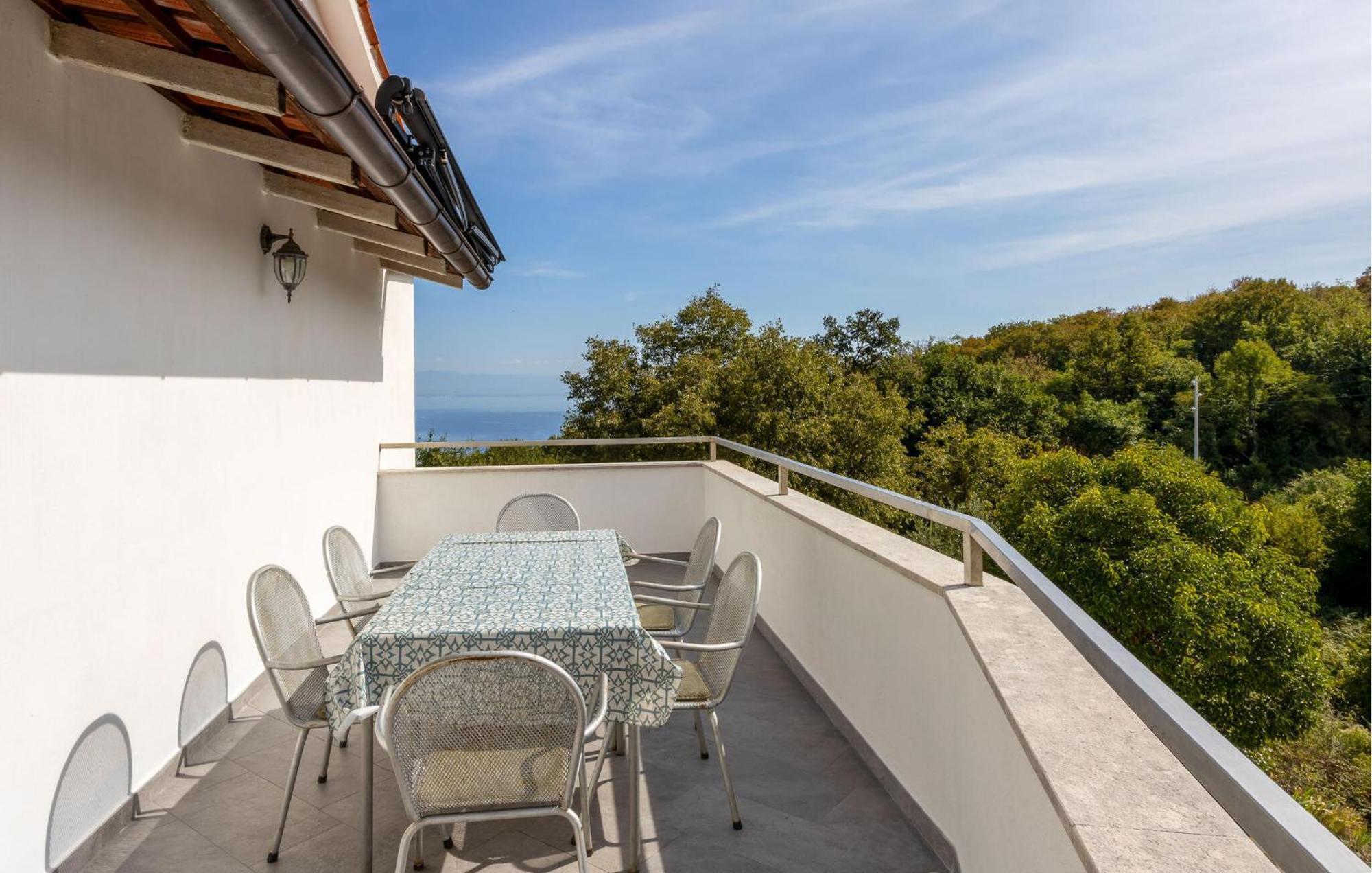 Lovely Apartment In Brsec With House Sea View Exterior photo
